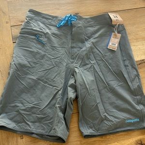 Patagonia Men’s stretch Wavefarer Boardshoart - 21 in.